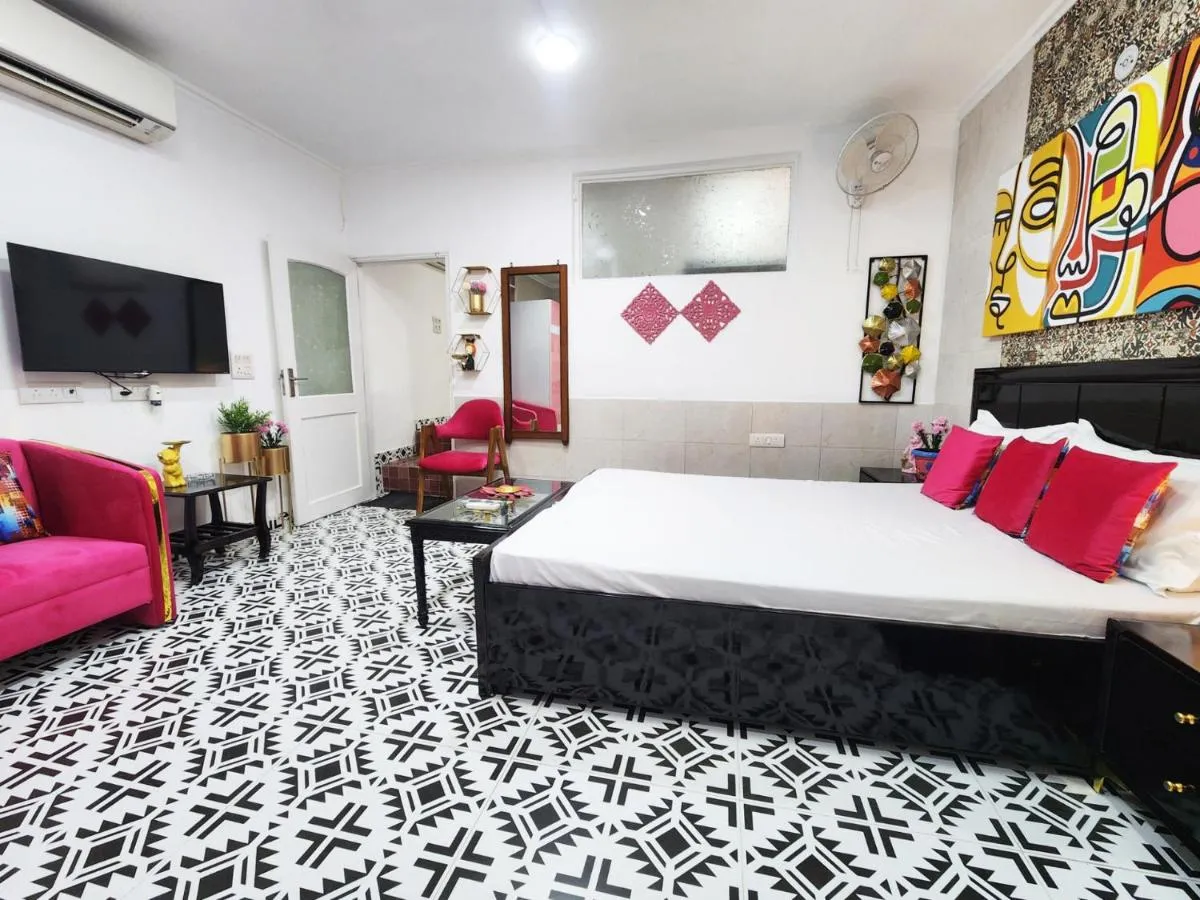 Image 4 of Economical Cozy 1BHK Prime Location South Delhi 1