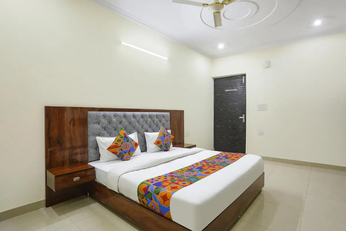 Image 2 of FabExpress ASP Royal Residency Inn- Janakpuri