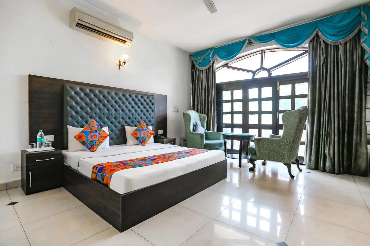 Image 4 of FabExpress Lloyd House