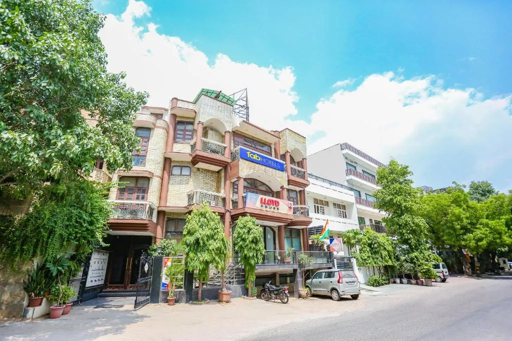 Image of FabExpress Lloyd House