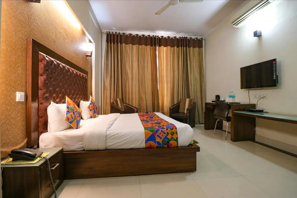 Image 6 of FabExpress Llyod Residency