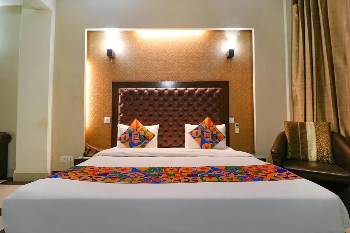 Image 5 of FabExpress Llyod Residency