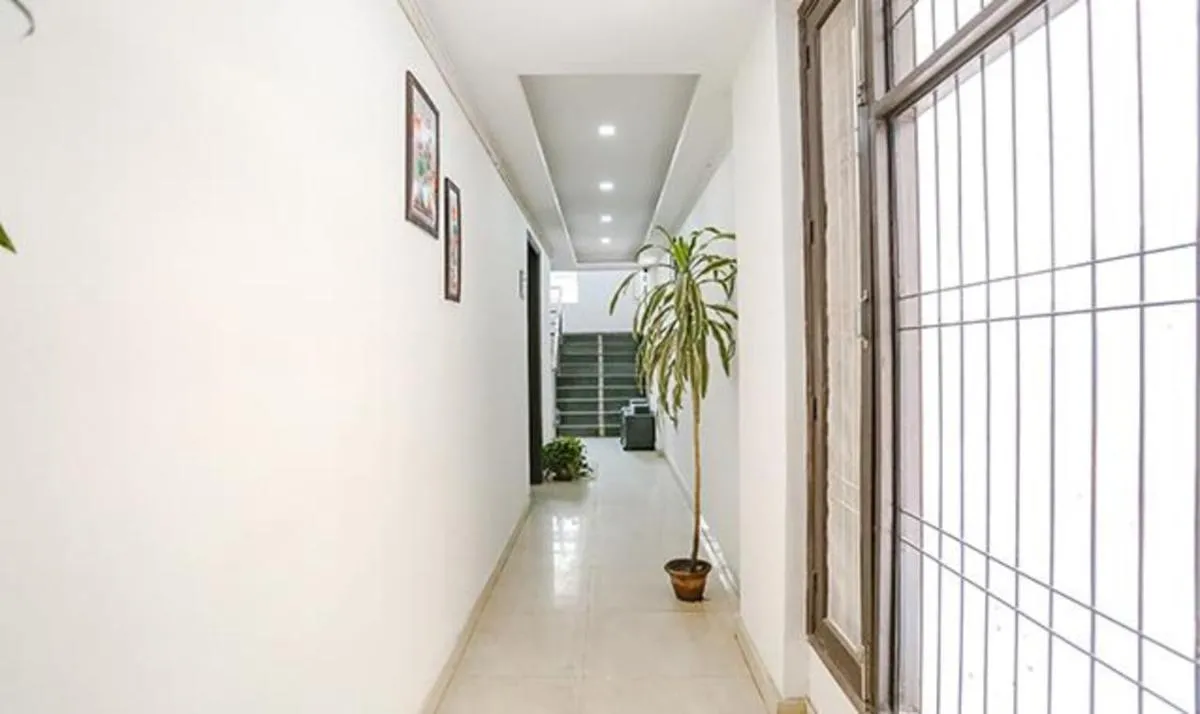 Image 2 of FabExpress Premium Room I