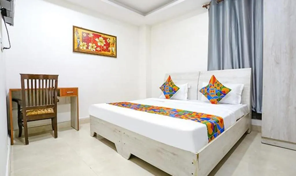 Image of FabExpress Premium Room I