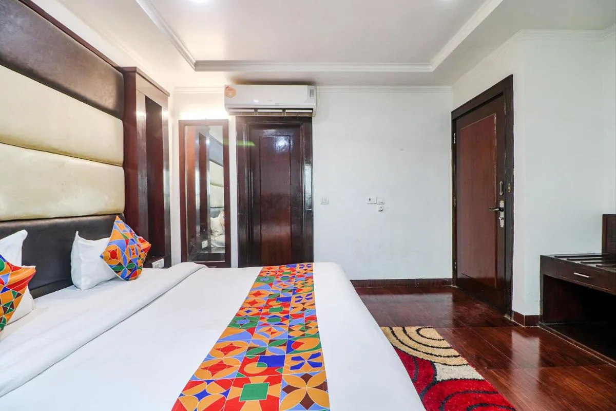 Image 3 of FabExpress Sandberry