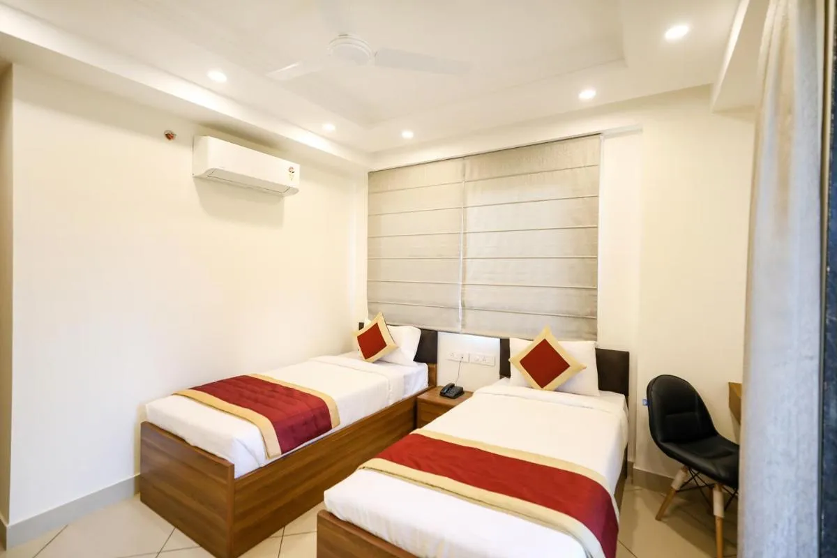 Image 4 of FabHotel La Paz Stay B&B