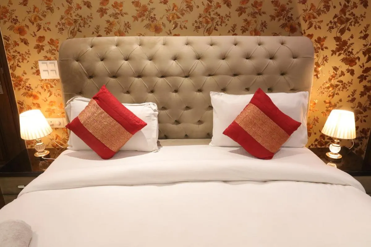 Image 1 of Fortune Home Service Apartment 3Bhk,J-223 Saket