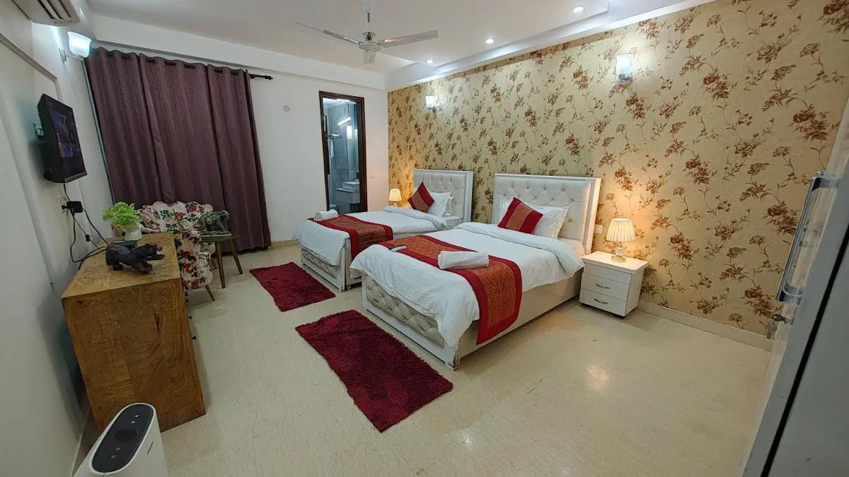 Image 1 of Fortune Home Service Apartment 4Bhk,J-45