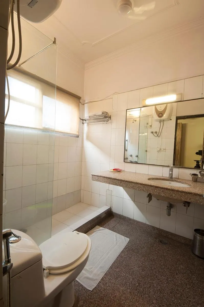 Image 3 of Golden Leaf Hotel