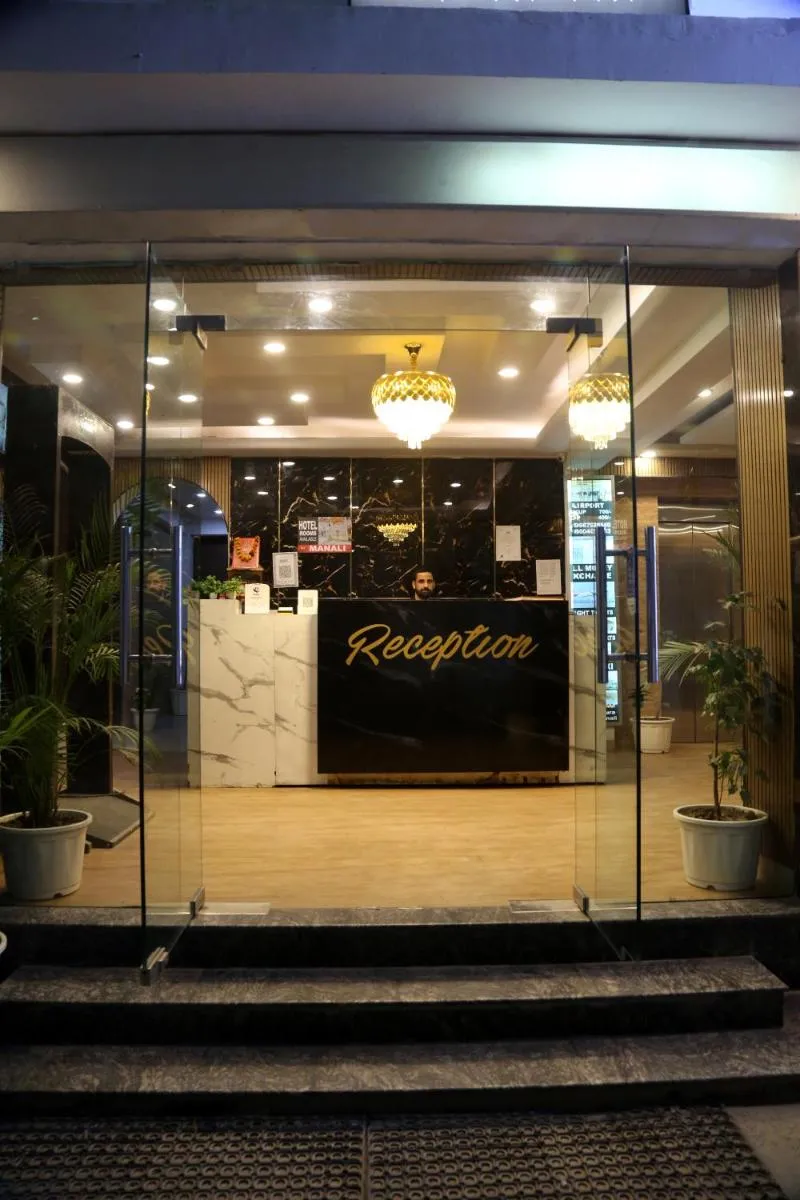 Image 4 of Grand Empire Hotel Near IGI Airport