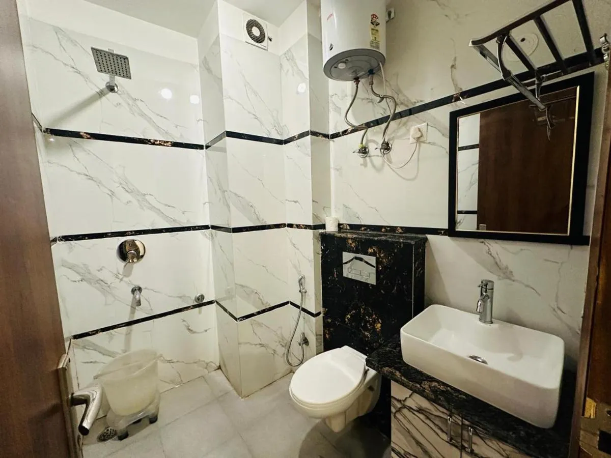 Image 2 of HOTEL THE CLARKs