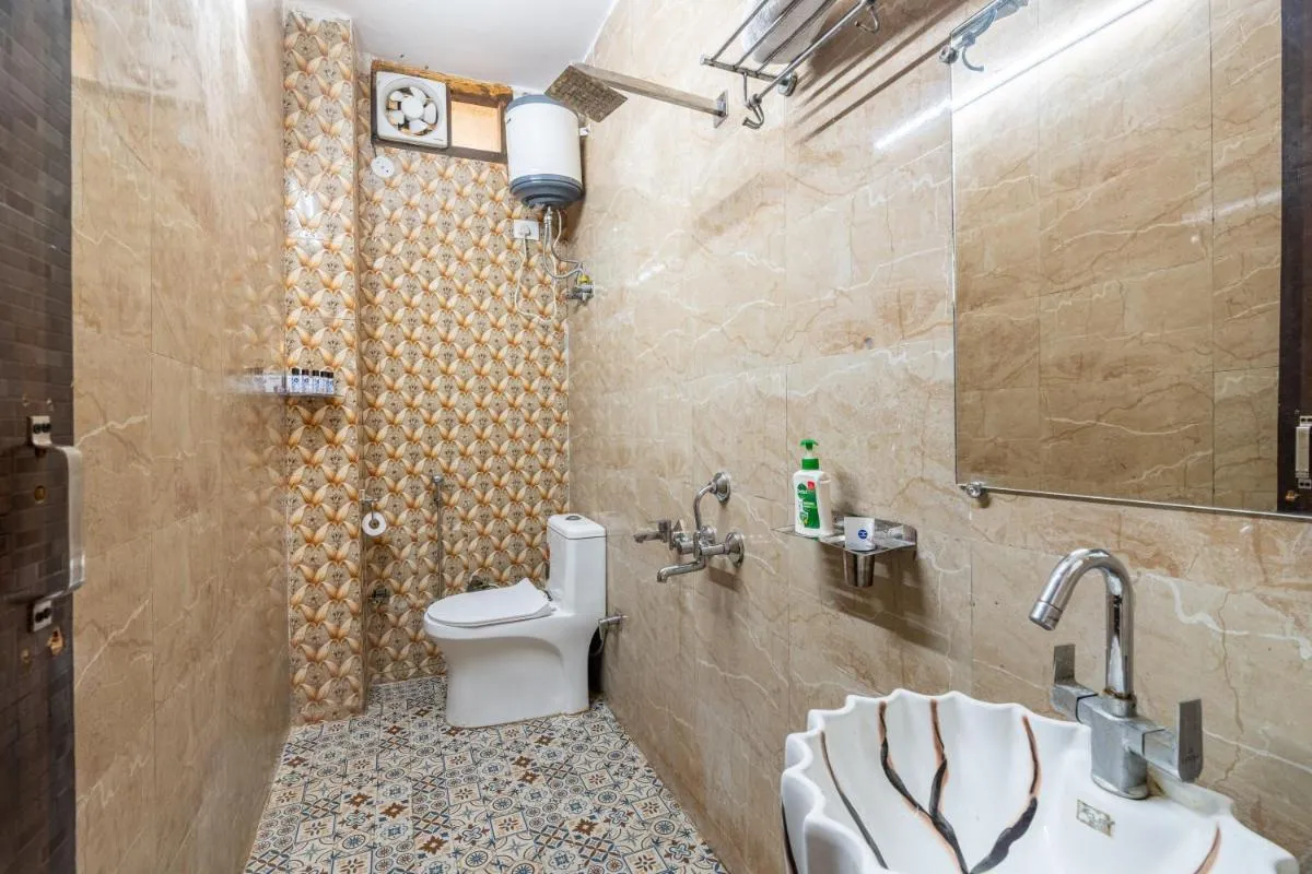 Image 2 of Homlee-Vintage 2BHK Apt with Fort/Park View