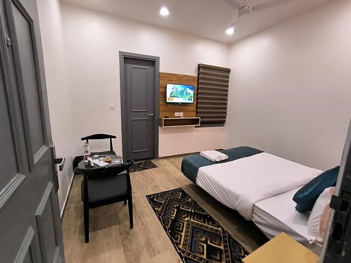 Image 1 of Hotel 7 Star Paschim Vihar Couple Friendly