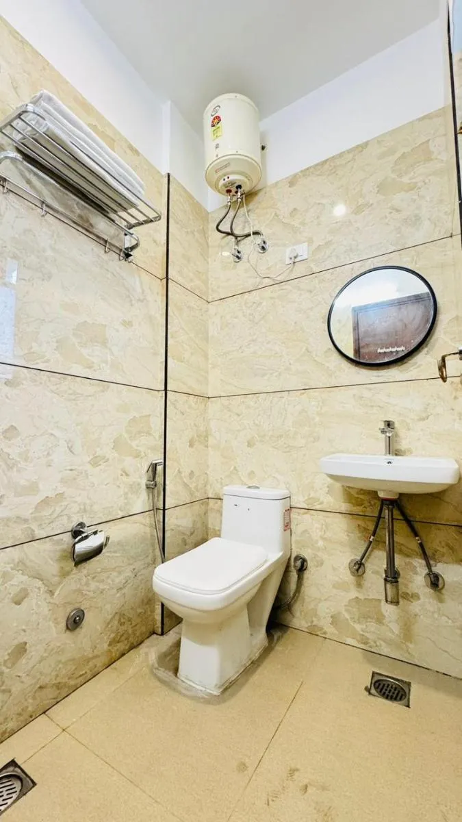 Image 2 of Hotel Ashram View Just 10 Minute Away Form Nizamuddin Railway Station