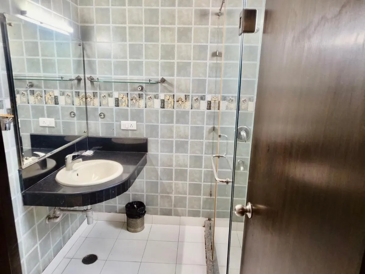 Image 2 of Hotel Clark Height