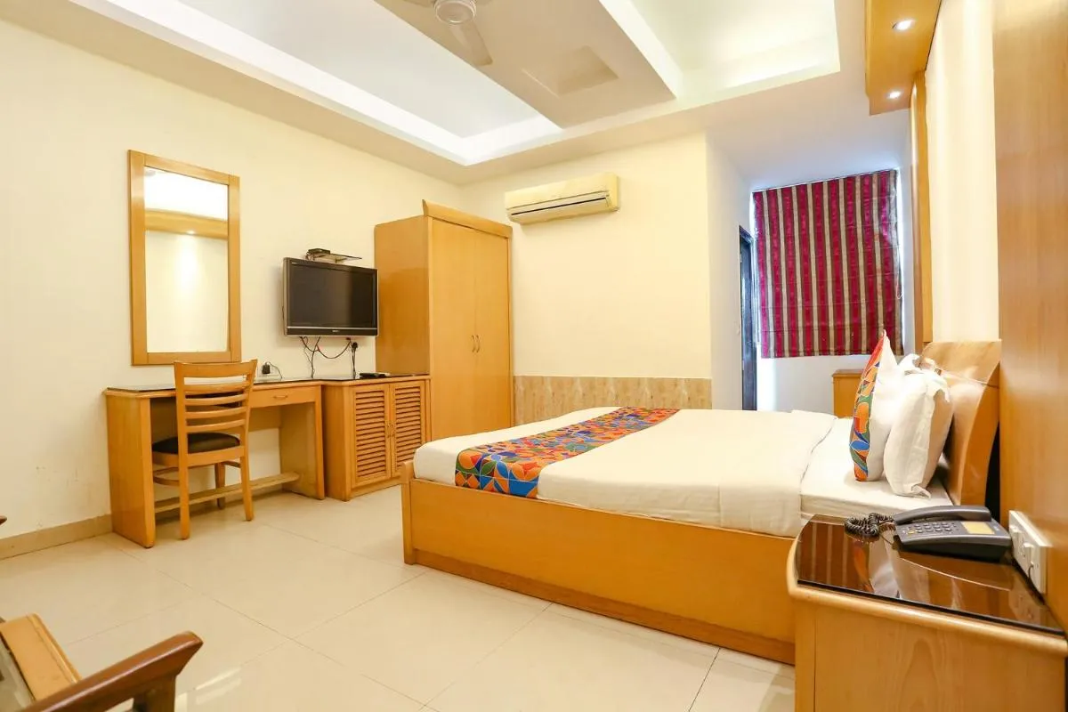 Image 3 of Hotel Clark Height