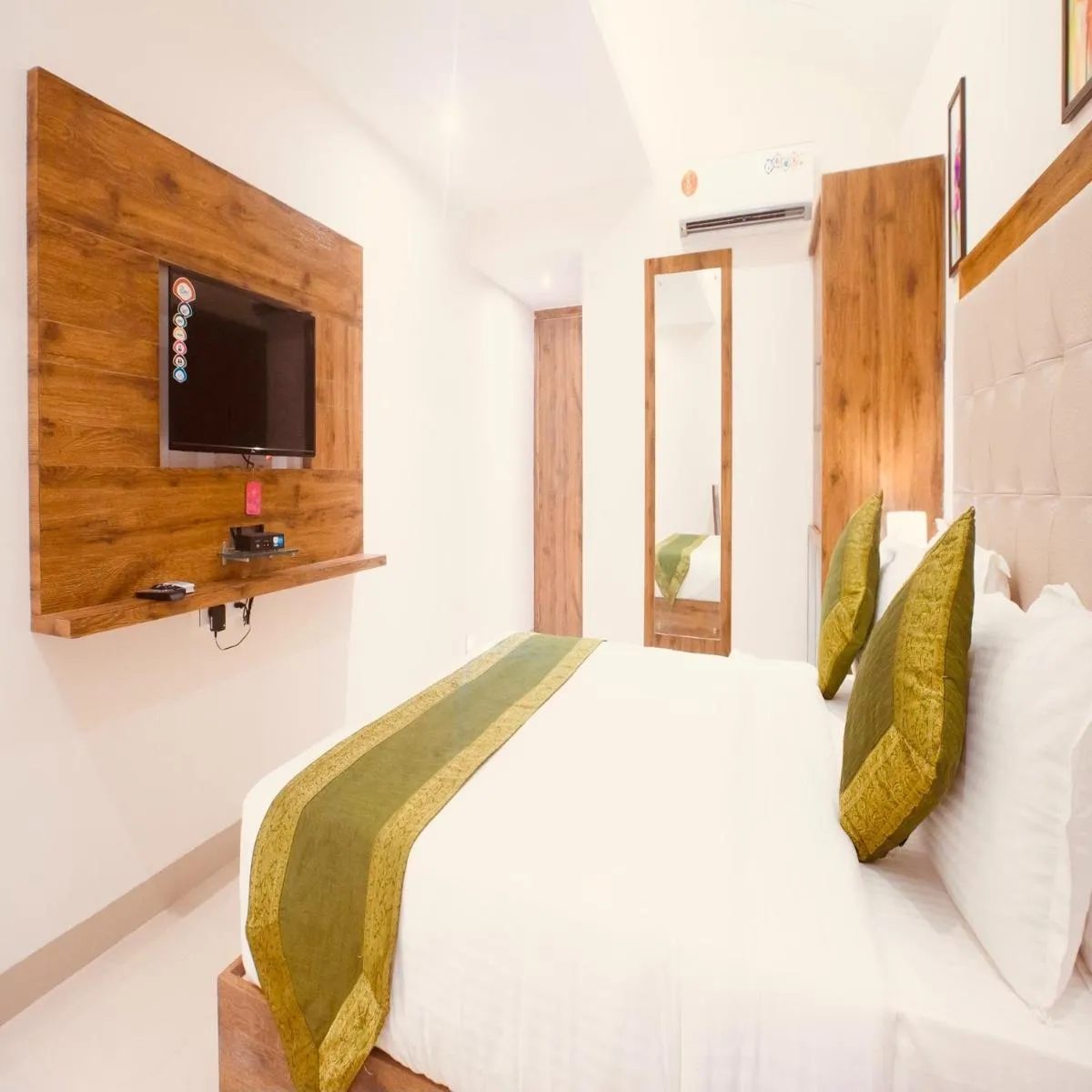 Image 6 of Hotel Crystal Inn Plaza Delhi Airport