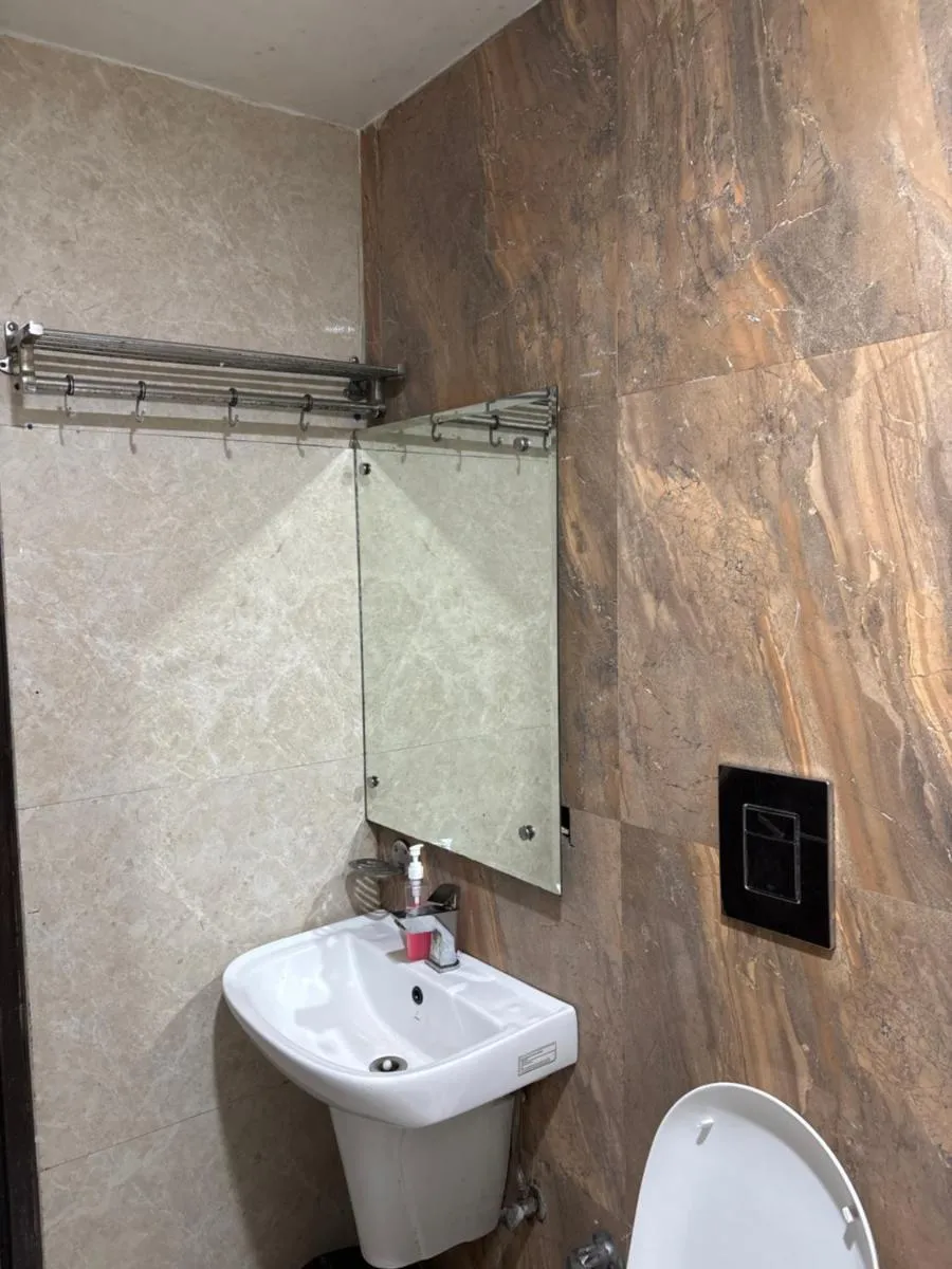 Image 2 of Hotel Kabeer international ‘walking distance Ndls