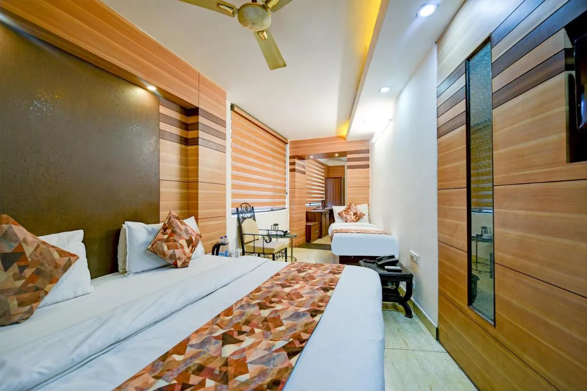 Image 1 of Hotel Le Grand – Walk-in from RK Ashram Metro Station