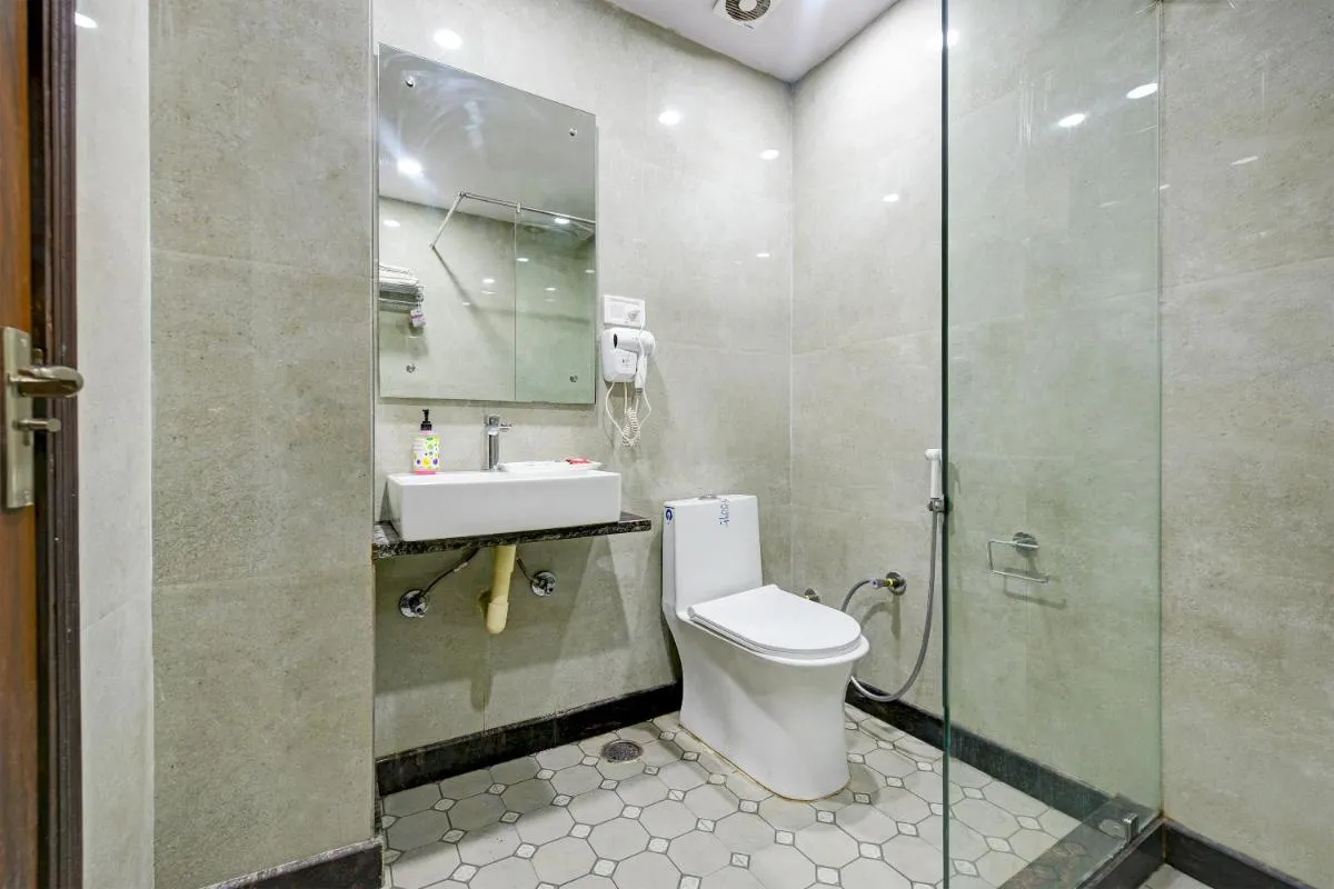 Image 2 of Hotel Le Grand – Walk-in from RK Ashram Metro Station