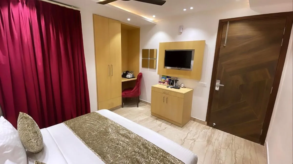 Image 4 of Hotel Malbork Inn Rajouri Garden Delhi – Couple Friendly Local IDs Accepted