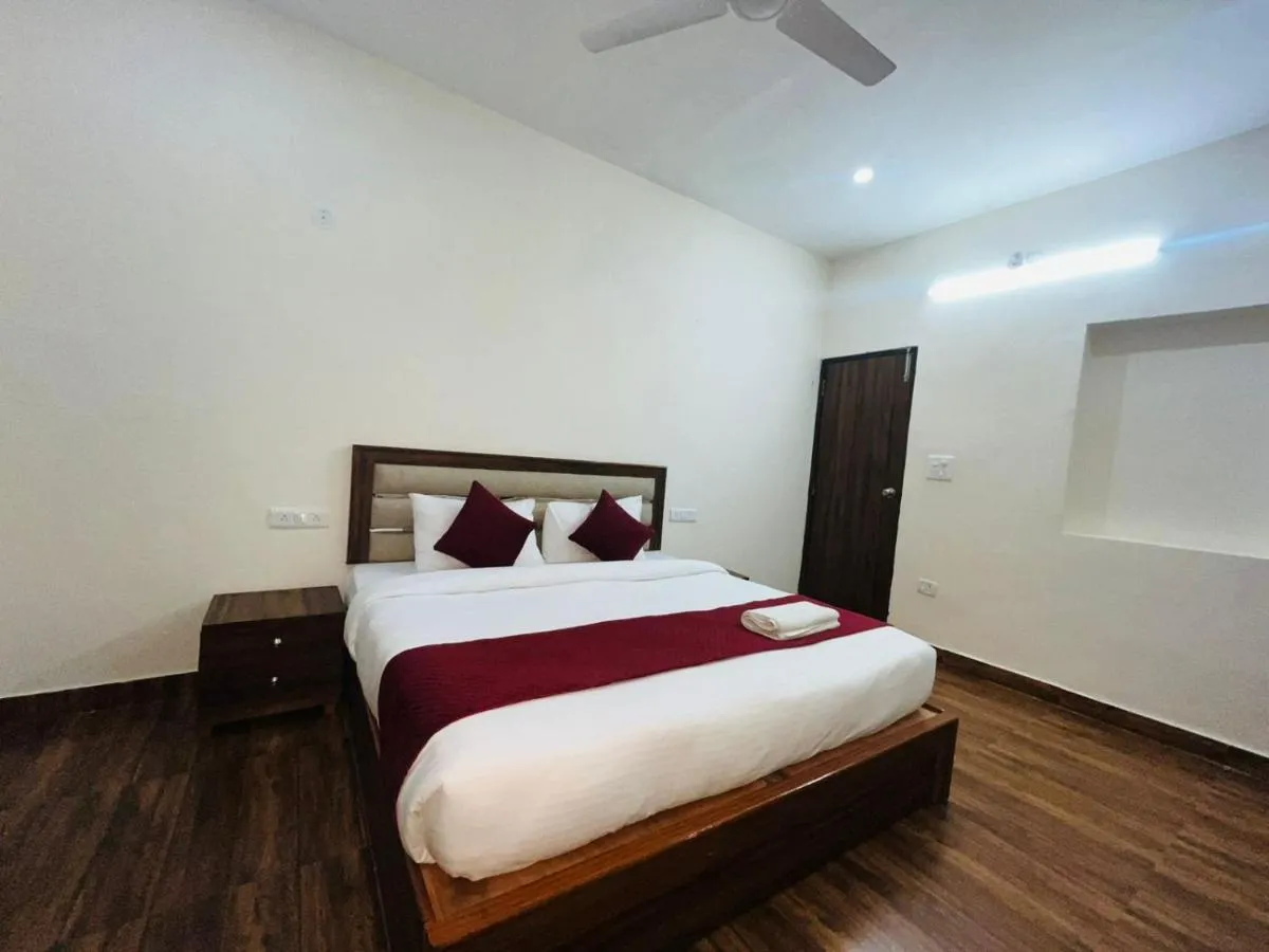 Image 2 of Hotel Night Stay – Safdarjung Enclave Couple Friendly
