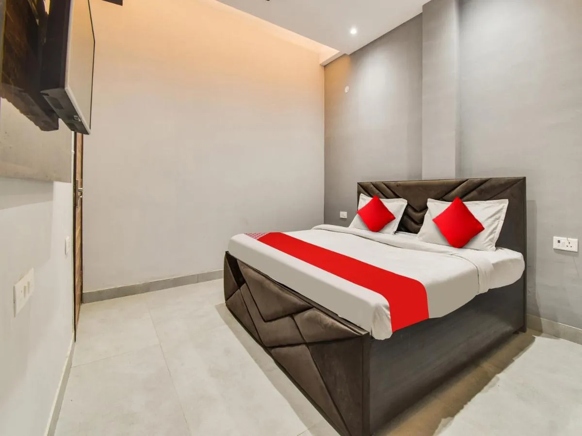 Image 1 of Hotel O Iris Lite