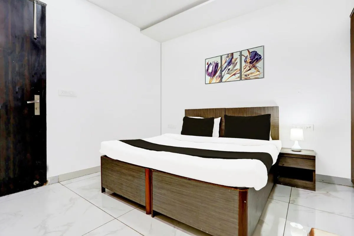 Image 2 of Hotel O Rohini Sector 20