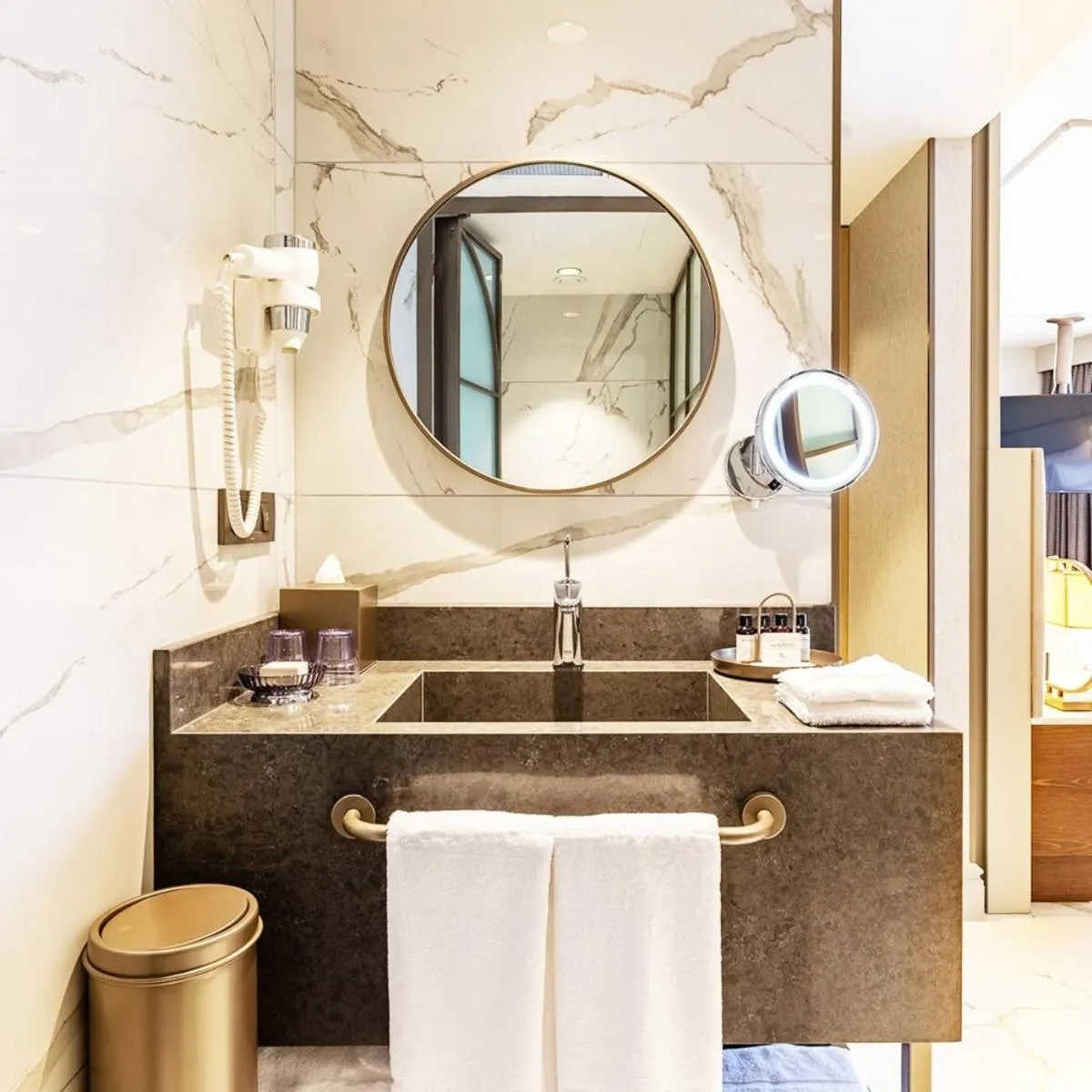 Image 2 of Hotel Pacific Suites Delhi