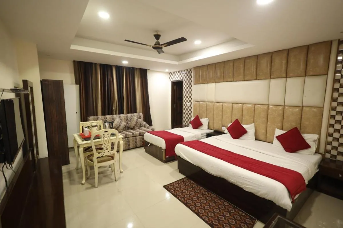 Image 1 of Hotel Paramont Inn Airport New Delhi