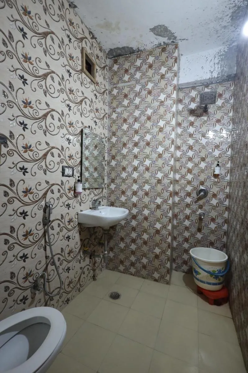 Image 3 of Hotel Paramont Inn Airport New Delhi