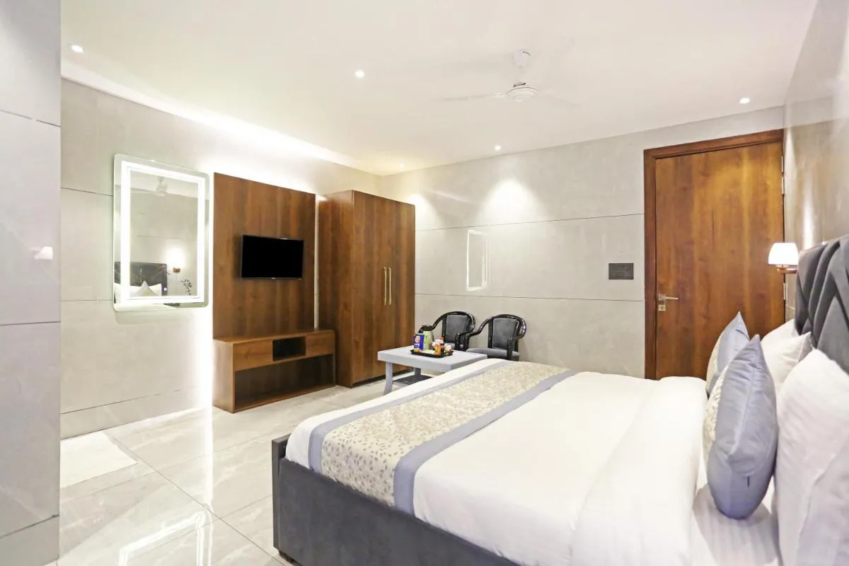 Image 4 of Hotel Preet Inn 05 mints walking Distance Nizamuddin Railway Station