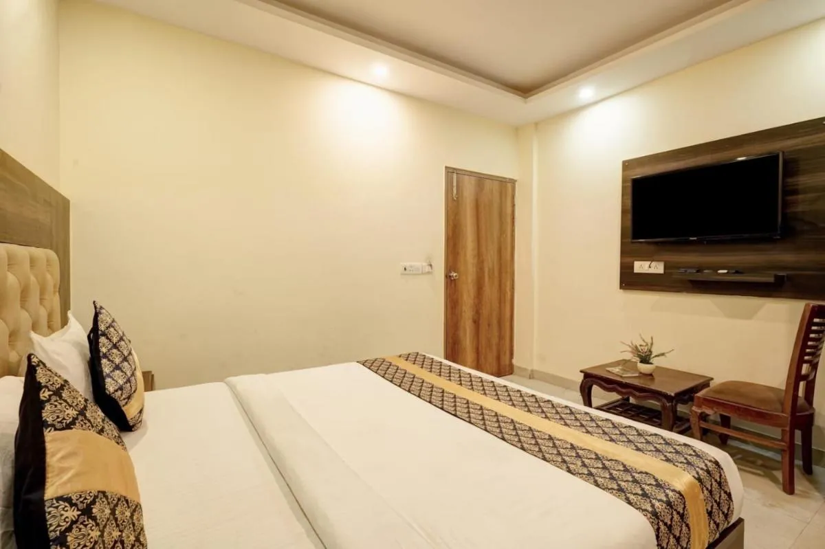 Image 2 of Hotel Premium Near IGI Airport Delhi
