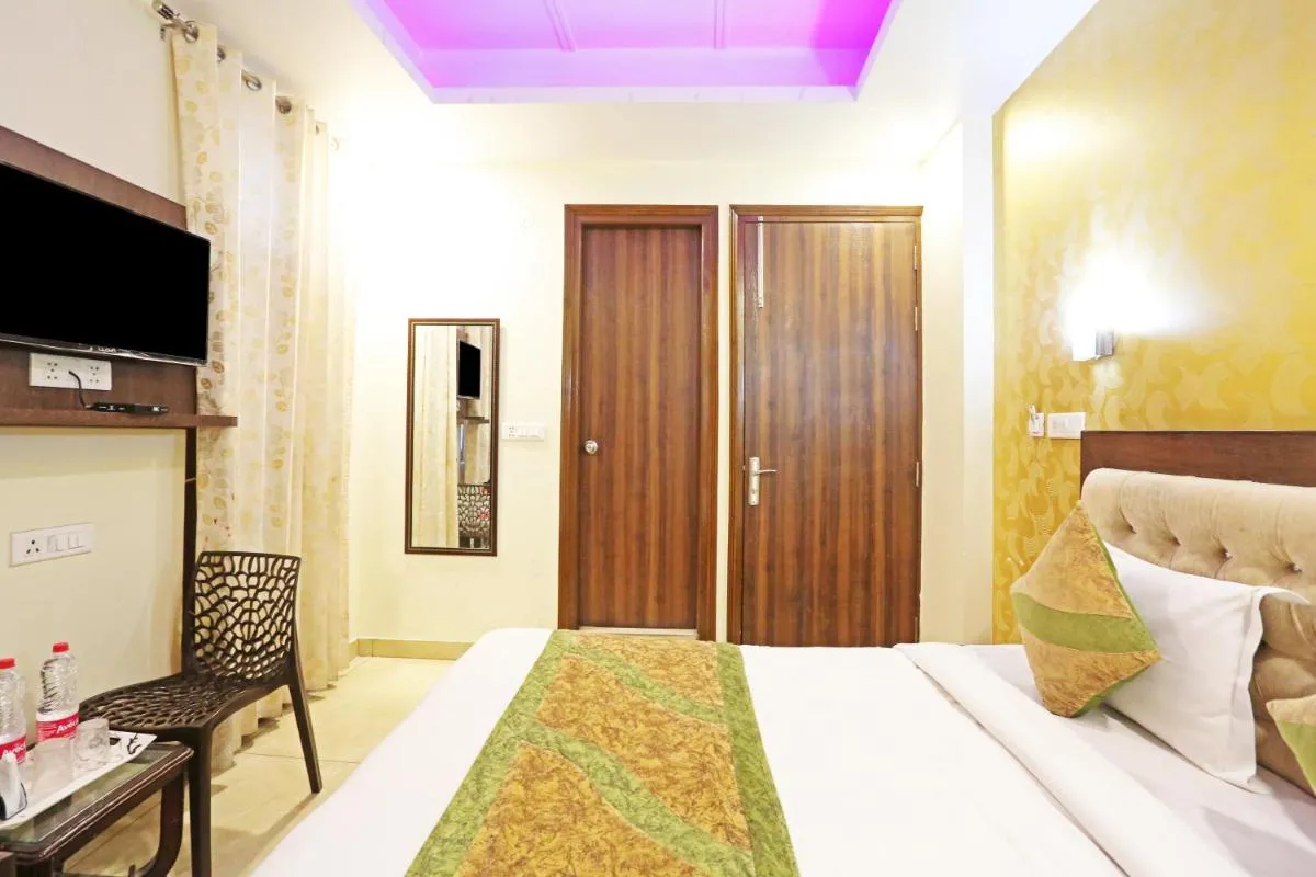 Image 2 of Hotel Red Stone Near IGI Airport