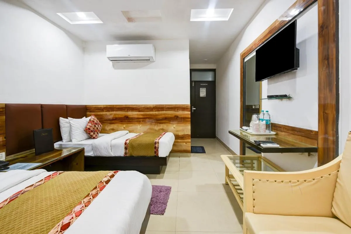 Image 1 of Hotel Shri Vinayak in City Centre at New Delhi Railway Station-By RCG Hotels