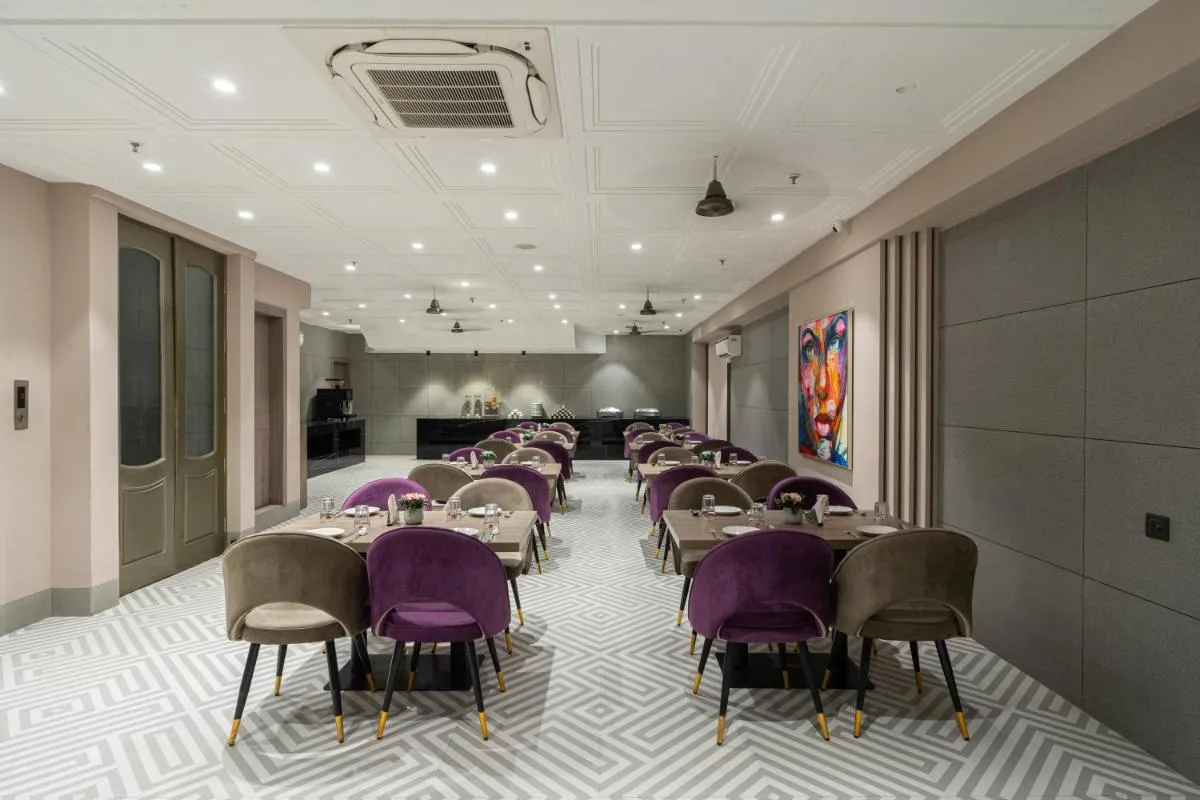 Image 2 of Hotel Sunstar Grand