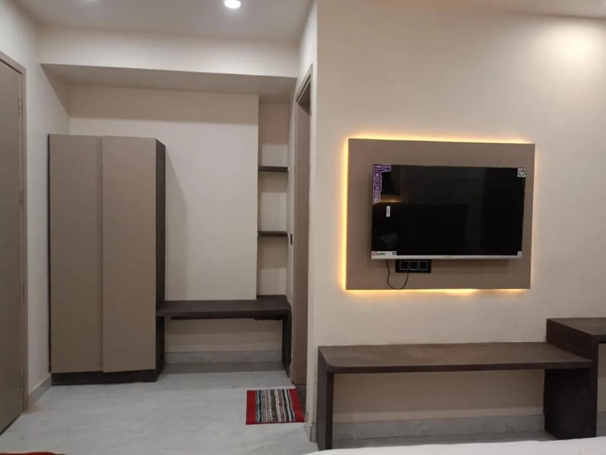 Image 2 of Hotel The C G Villa Just a Minute Away From New Delhi Railway Station and Connaught place