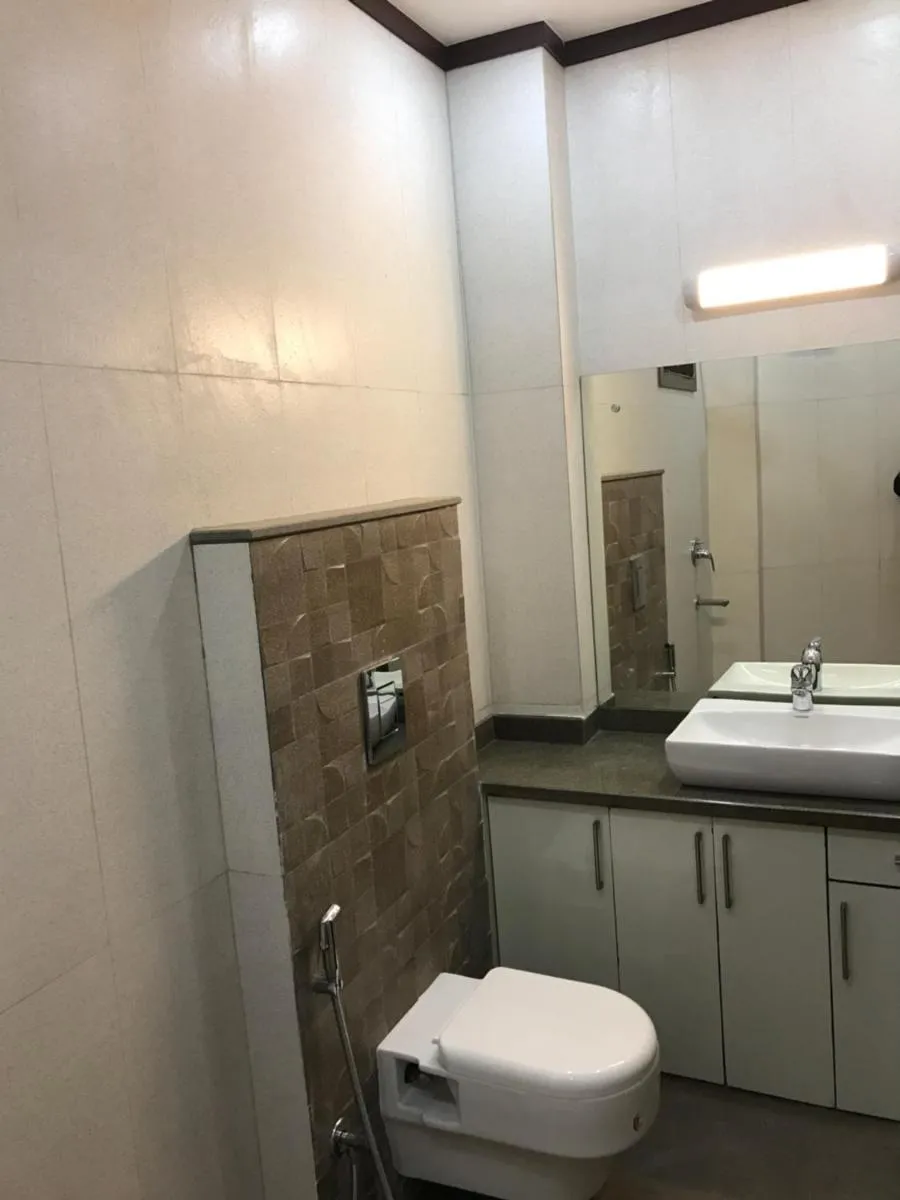 Image 2 of Ideal 3bhk apartment!Downtown