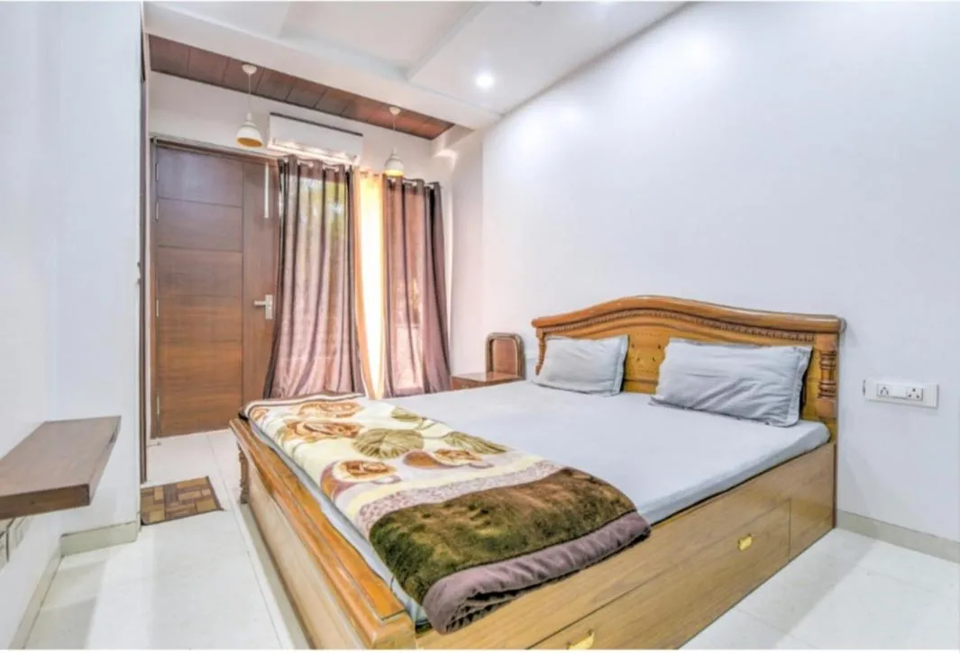 Image 1 of Ideal 3bhk apartment!Downtown