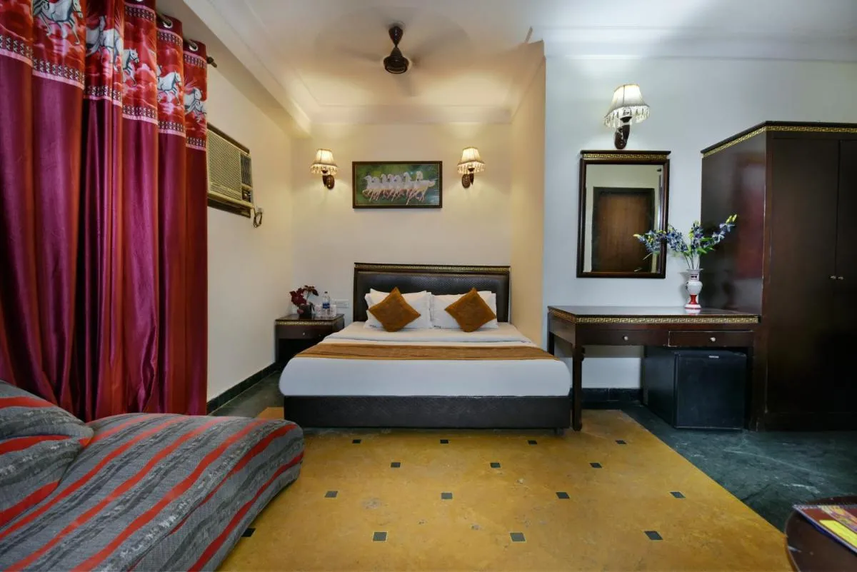 Image 1 of Perfect Hotel PG In New Delhi – Walking the all Best Market
