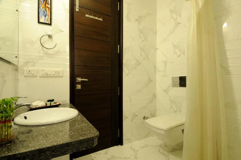 Image 1 of RR Residency