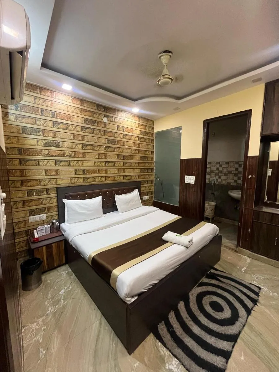 Image 1 of Relax Stay – Near Anand Vihar Railway Station