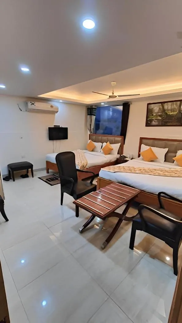 Image 4 of Royal Residency