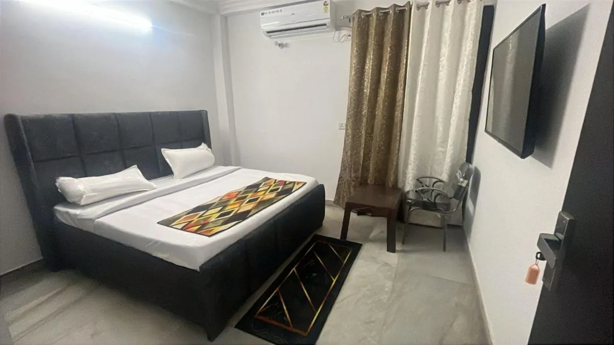 Image 2 of Royal Townhouse