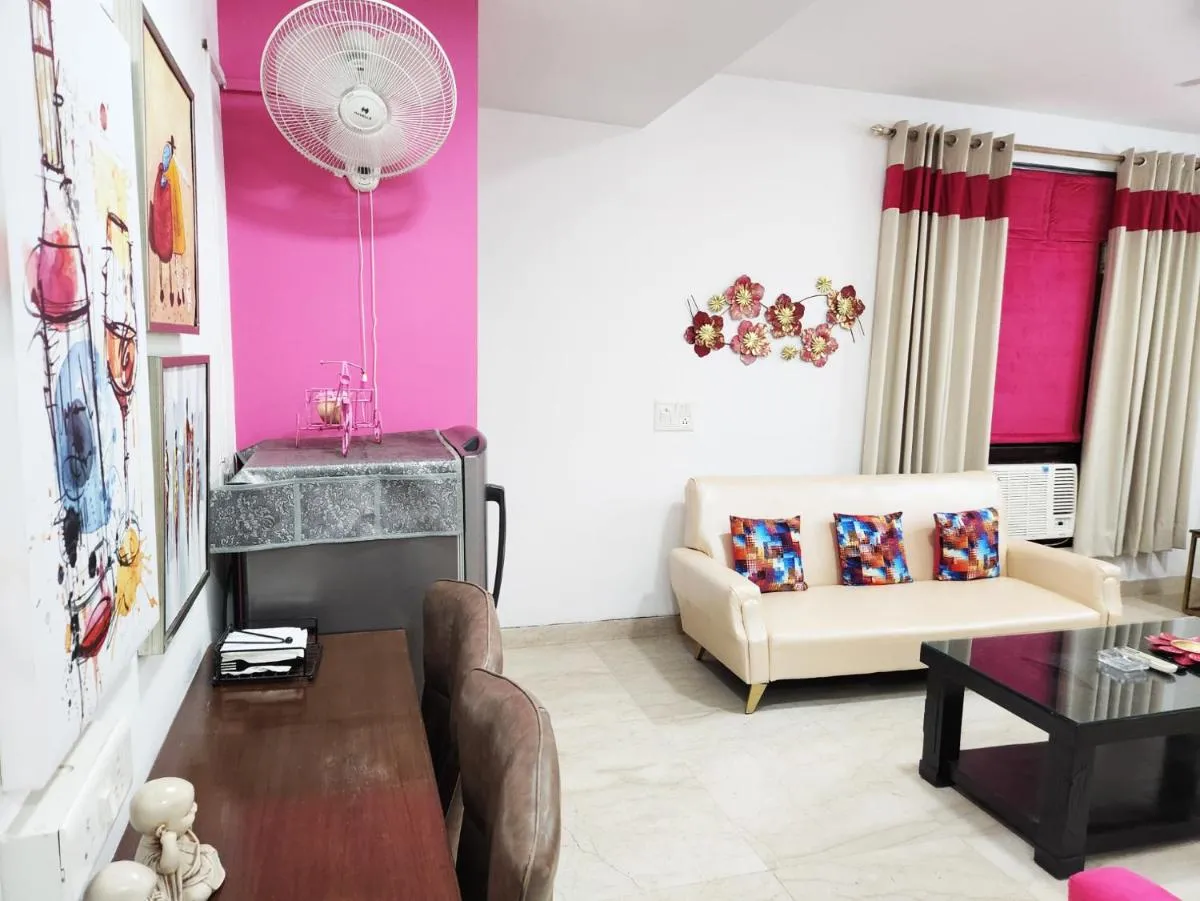 Image 3 of Spacious 1BHK Prime Location with 2 restrooms 5