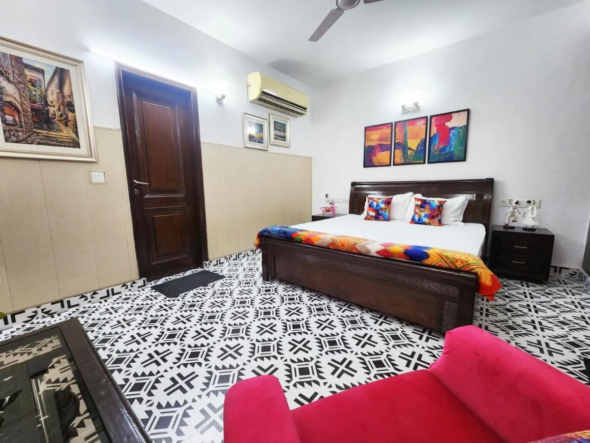 Image 6 of Spacious 1BHK Prime Location with 2 restrooms 5