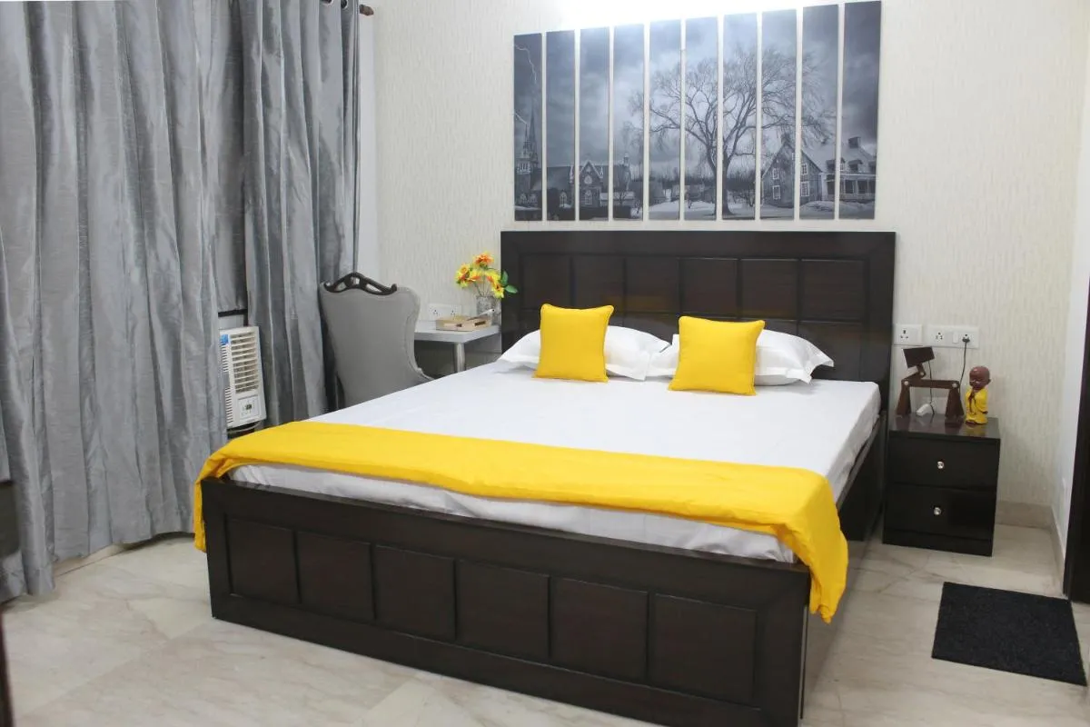 Image 6 of Spacious 1BHK Suite Prime Location w/ 2 baths (12)