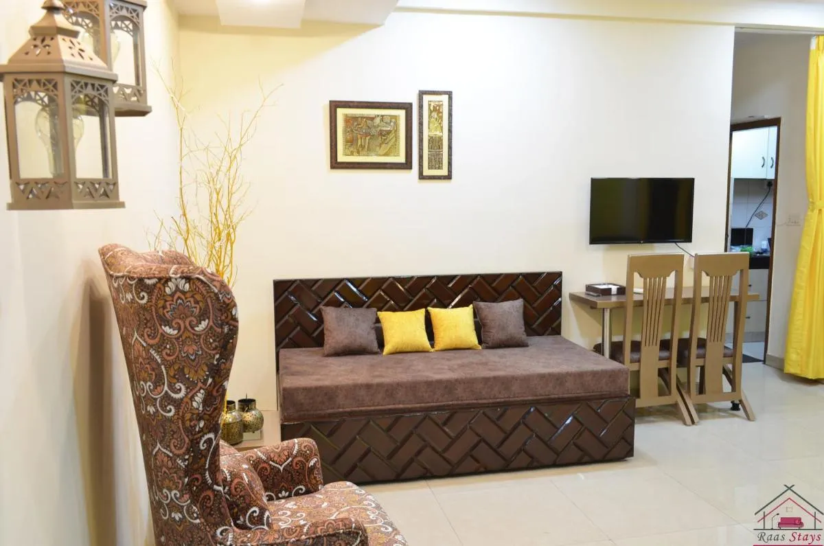 Image 4 of Spacious 2BHK prime location with big Livingroom 8