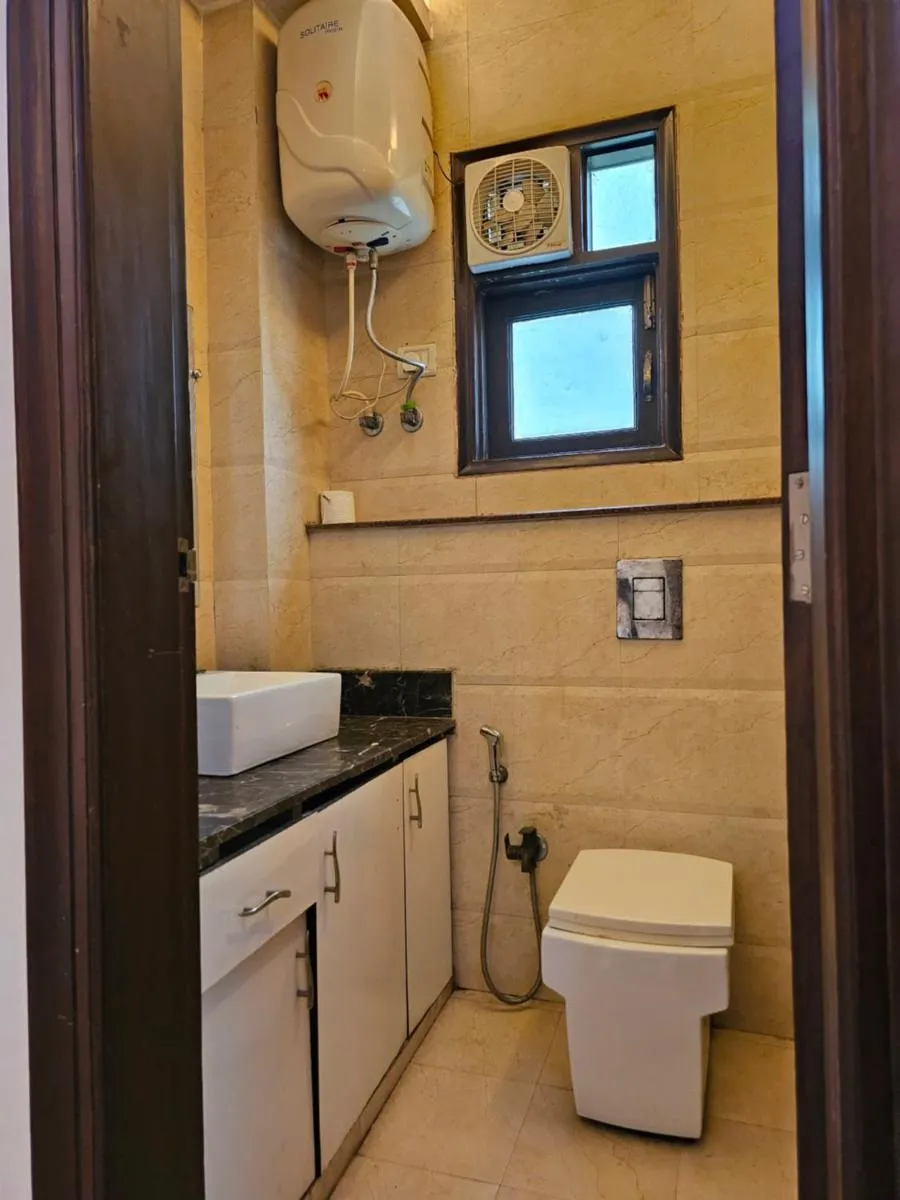 Image 2 of Spacious 2bhk apartment!