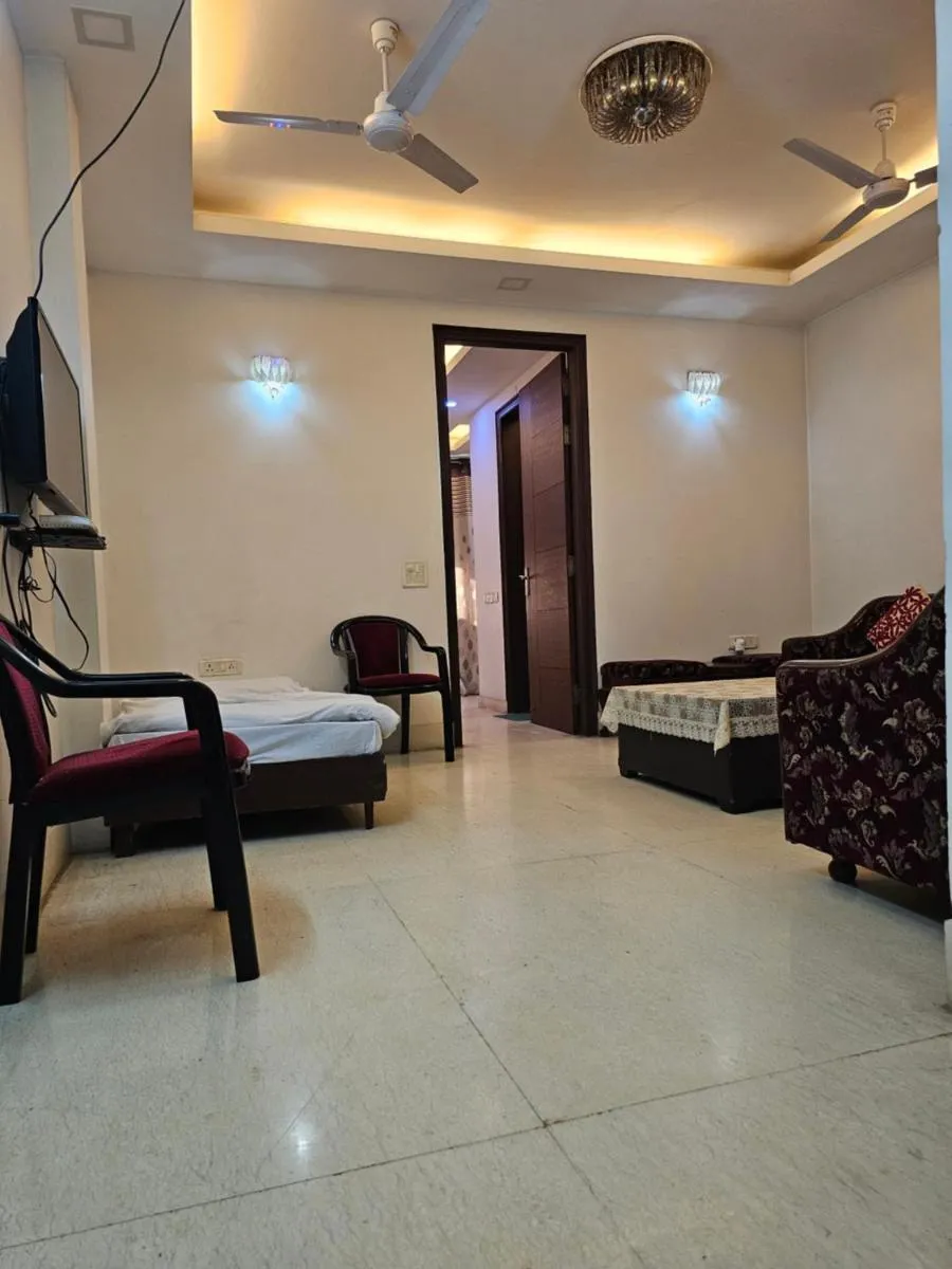 Image 4 of Spacious 2bhk apartment!